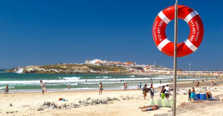 people on summer ocean beach